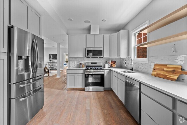 Building Photo - 71 Ruthven St Unit 3 Rental