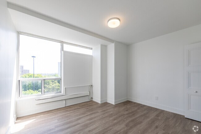 2BR, 1BA - Bedroom - 31-35 St. Dennis Drive