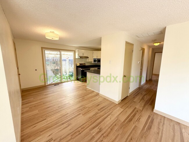 Photo - 6837 SE Ramona St