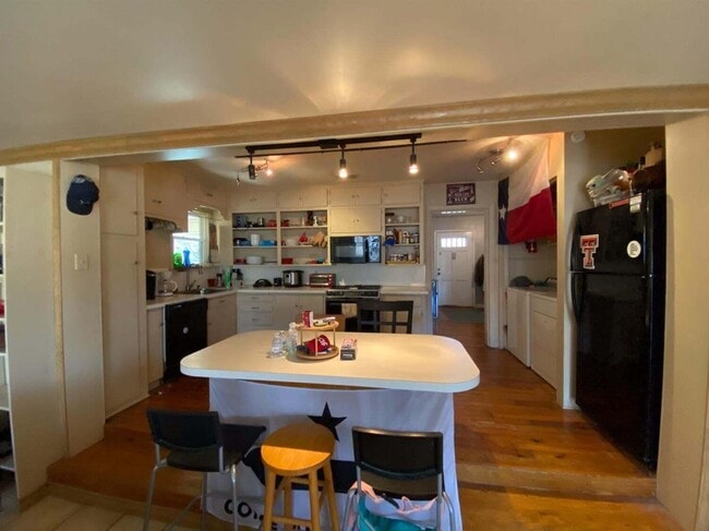 Photo - 2611 28th St