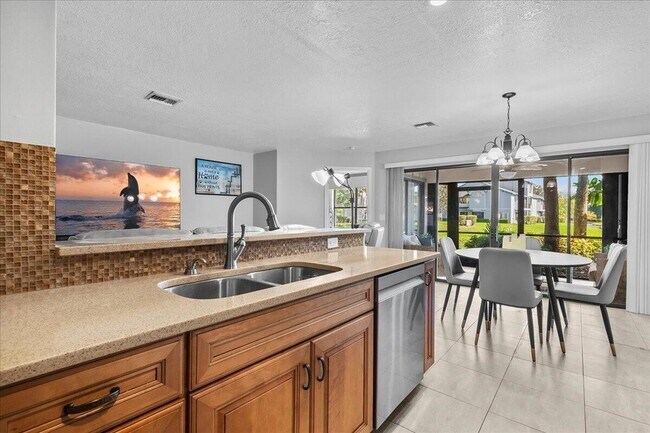 Photo - 400 Crosswinds Dr