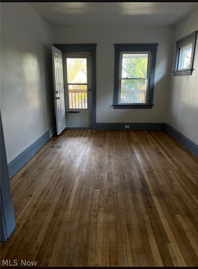 Photo - 2164 W 100th St Unidad UP