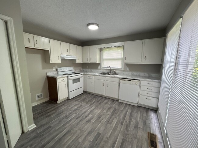 Photo - 45 Woodmont Dr