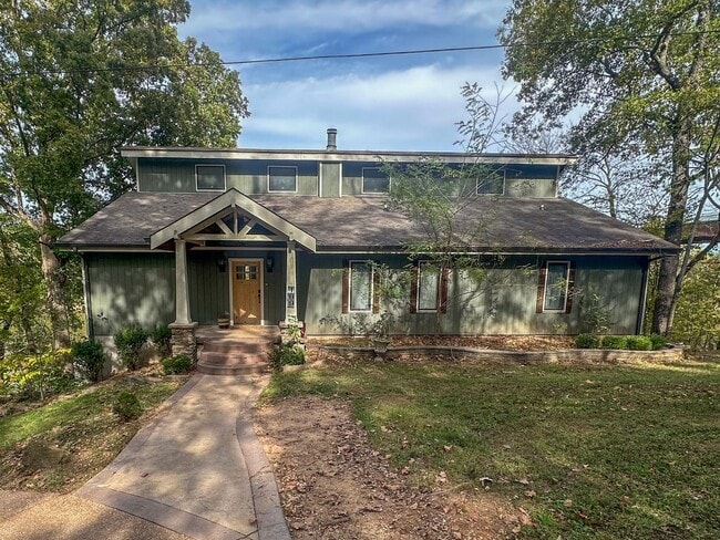 Building Photo - One of a Kind Rental on the River!!