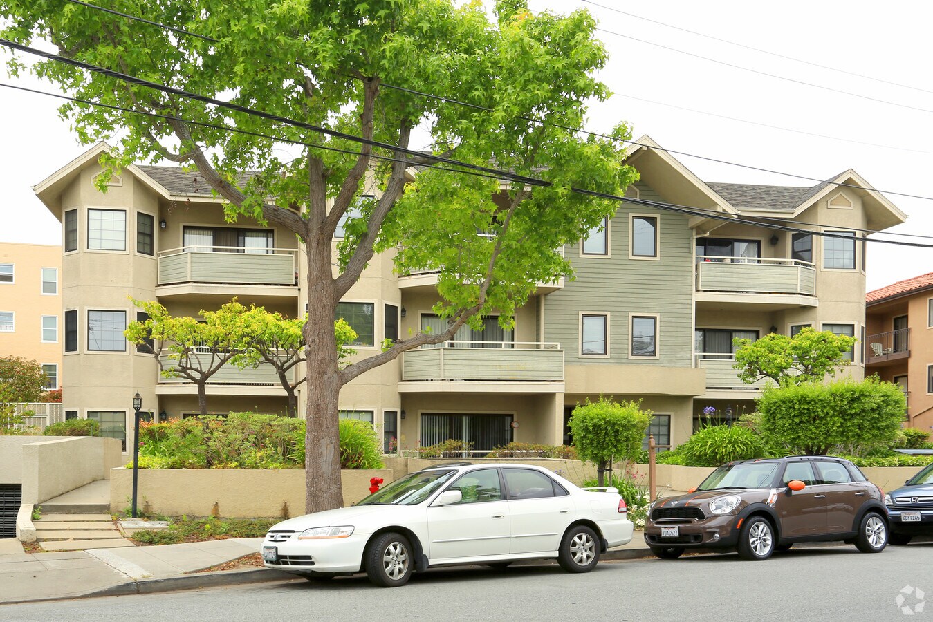 Primary Photo - 615 Ansel Rd Apartments