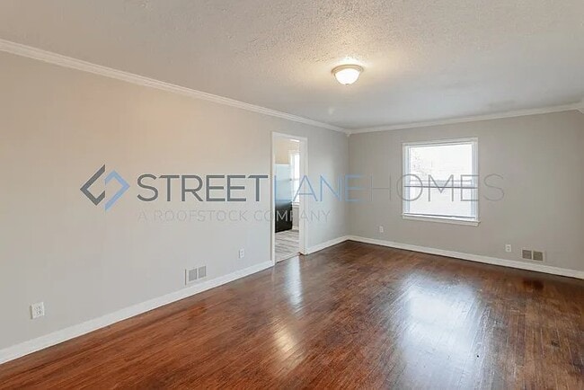 Photo - 1636 5th Ave W