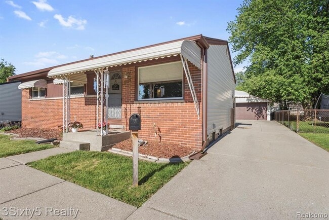 Photo - 5048 Glenis St