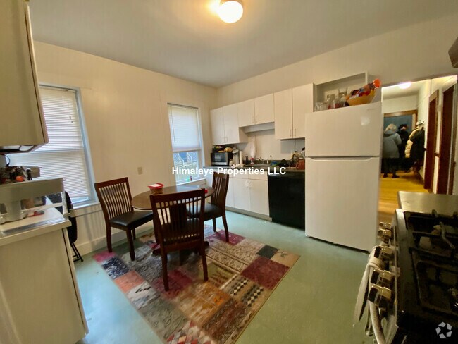 Building Photo - 27 Fainwood Cir Unit U1 Rental