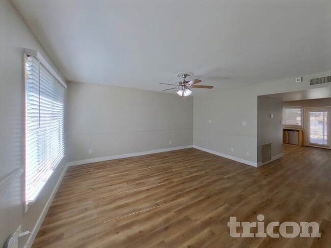 Photo - 6035 N 31st Ave