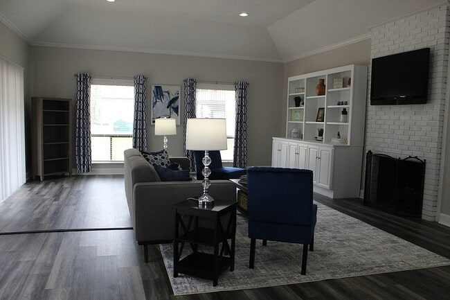 Photo - Woodland Villas Apartments