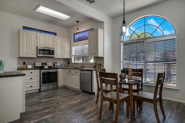 Photo - 6311 Village Cliff Vlg