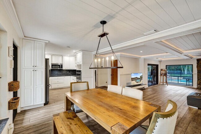 Photo - 5612 Harding St