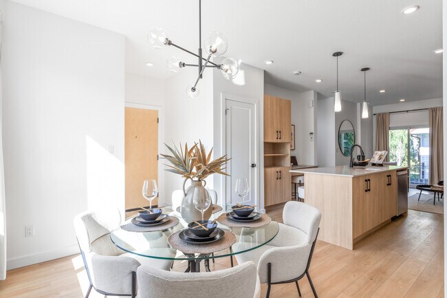 Photo - 9801-9153 153 St NW Unit 9801 MAIN 1