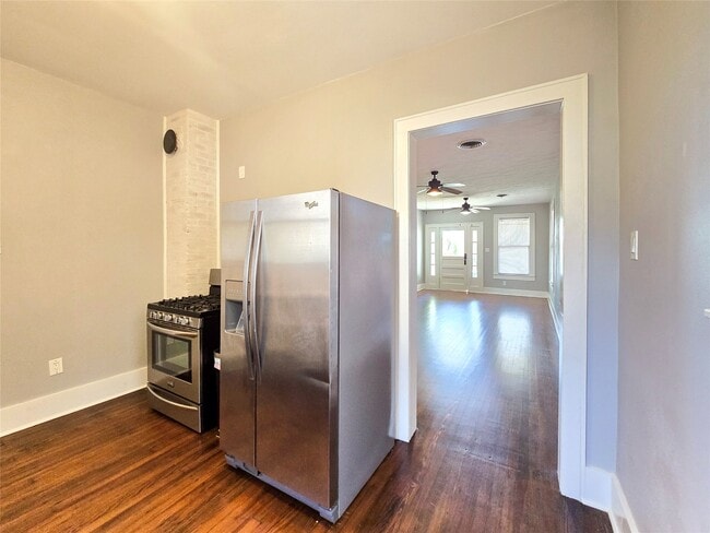 Photo - 4302 Ave Q 1/2