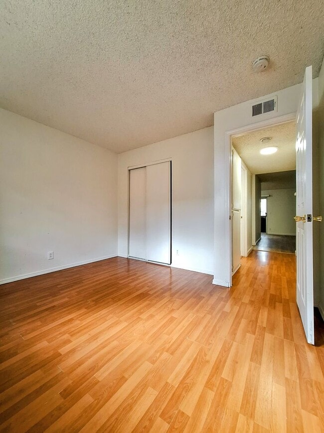 Photo - Beautiful 2bd Condo In Gated Community With Pool, Gym, and On-site Laundry Unit 238