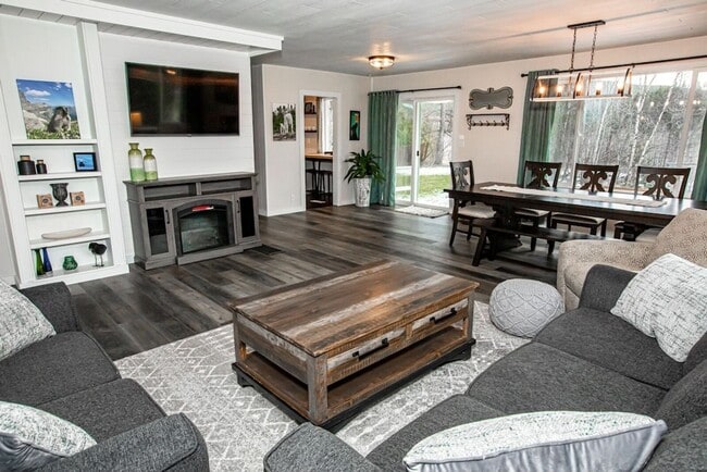 Photo - 209 Alpha Rd