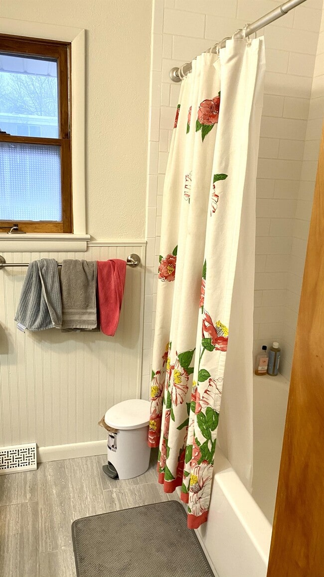 Photo - 1804 Broadview Pl