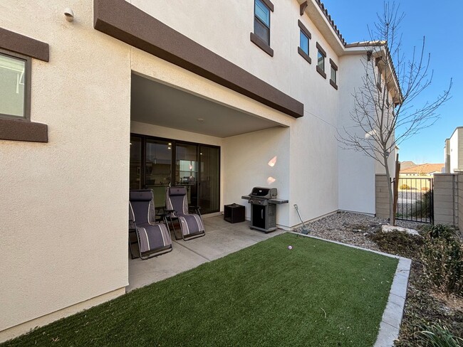 5684 S Adobe Sun Dr