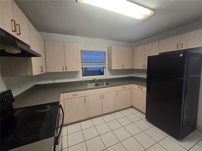 Photo - 1052 Highland St