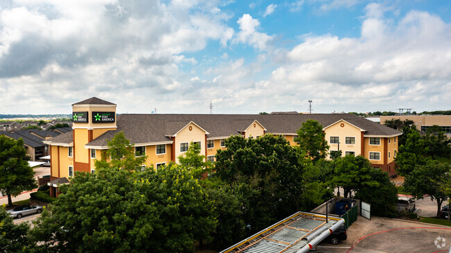 Building Photo - Furnished Studio - Fort Worth Rental