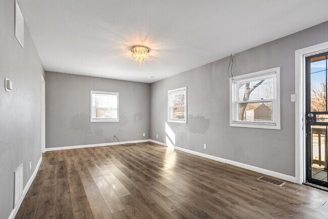 Photo - 3 Bedroom, 1 Bath with Garage