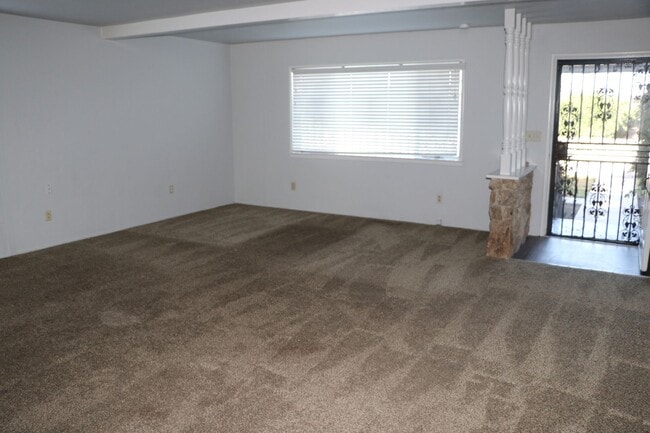 Photo - 3214 S Leonard Ave