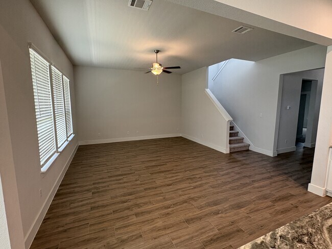 Photo - 151 Buckle Cove