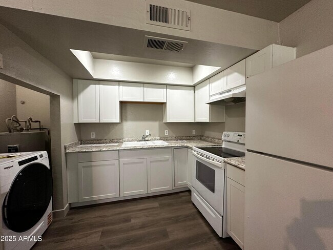 Photo - 1421 E Fillmore St Unidad Apt 4