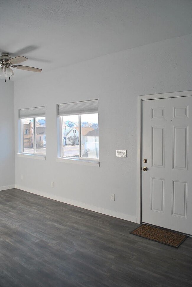 Photo - 202 1/2 Cedar