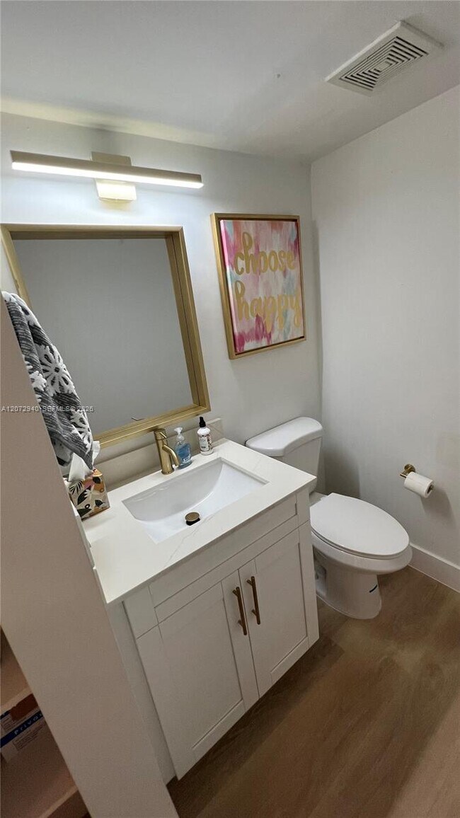 20500 W Country Club Dr Unit 117