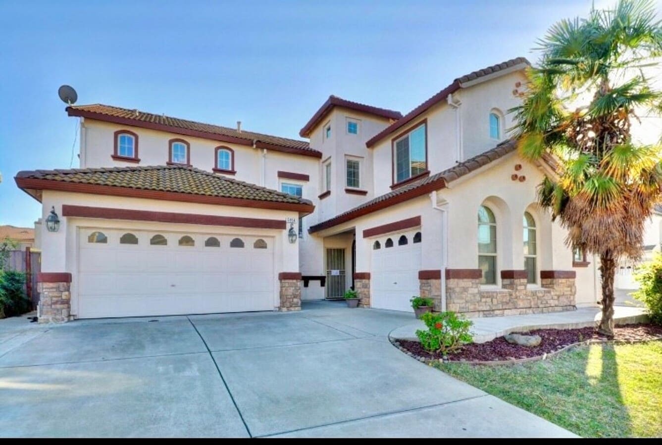 A very unique 5/6 bedroom 4 full bathroom ... - A very unique 5/6 bedroom 4 full bathroom ...