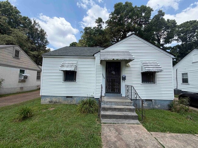Building Photo - 3588 Marion Ave