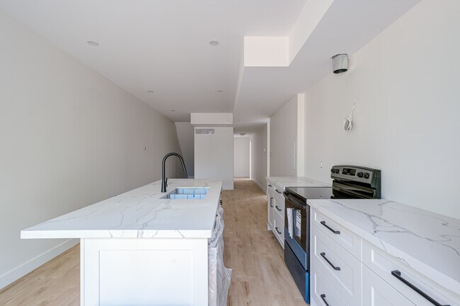 Photo - 153 Mary St Unit Main