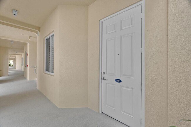 Photo - 27 Harbour Isle Dr W Unit 106