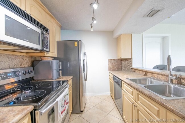 6995 NW 186th St Unit E508