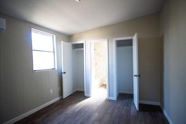 Photo - 321 W Austin Ave Unidad A