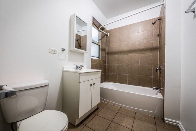 Photo - 7954 S Justine St 1538-42 E 80th Chicago, IL 60620