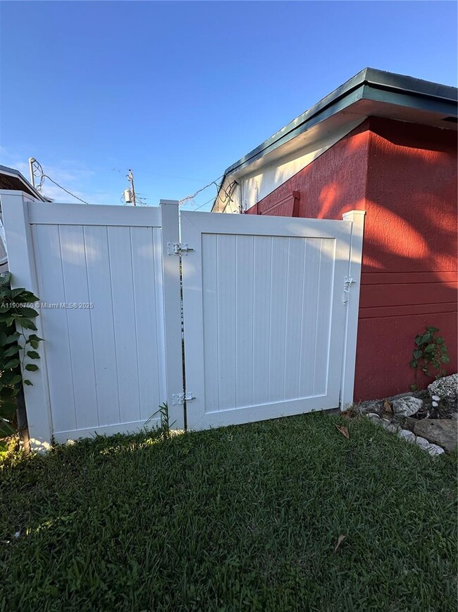 Photo - 4441 NW 60th St Unit 4441