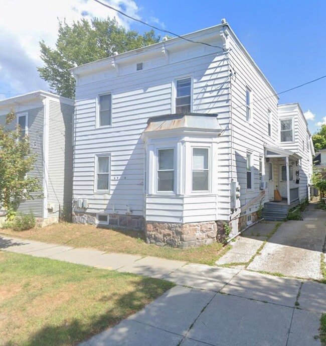 Building Photo - 62 Intervale Ave Unit 2