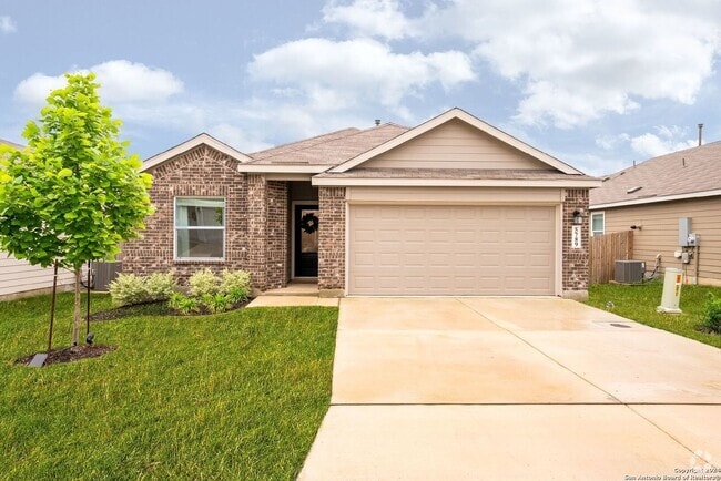 Building Photo - Inviting and Elegant One-Story Ranch Home