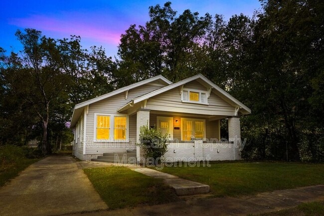 Building Photo - 1705 Steiner Ave SW Rental