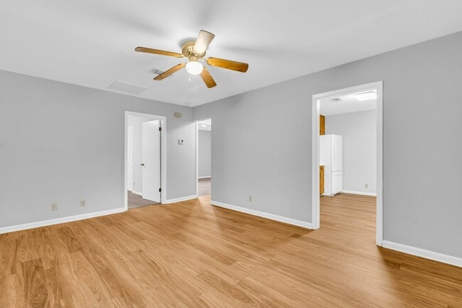 Building Photo - 412 6th St S Unit #1