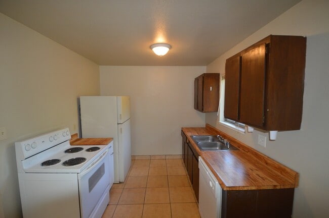 Photo - 1146 Warner St Unit 1146B