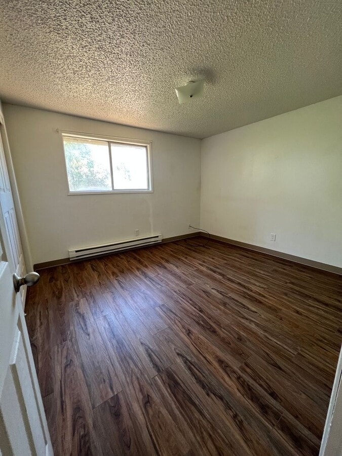 Photo - 2 Bedroom, 1 Bathroom Duplex - Close to Oregon Tech and Sky Lakes!