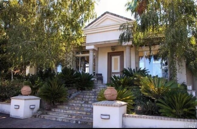 Building Photo - Hilltop Estate in Green Valley-Fully Furni... Rental
