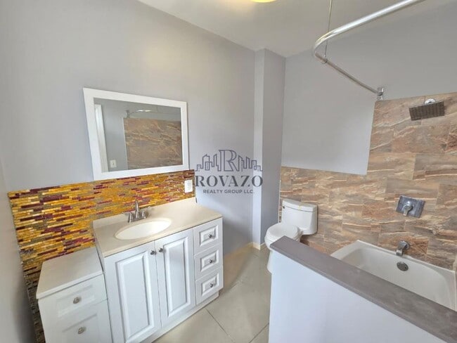 Photo - 42 Crawford St Unit 2