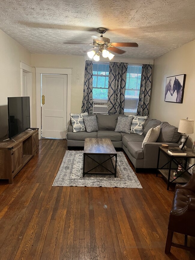 Building Photo - 2802 Park Ave