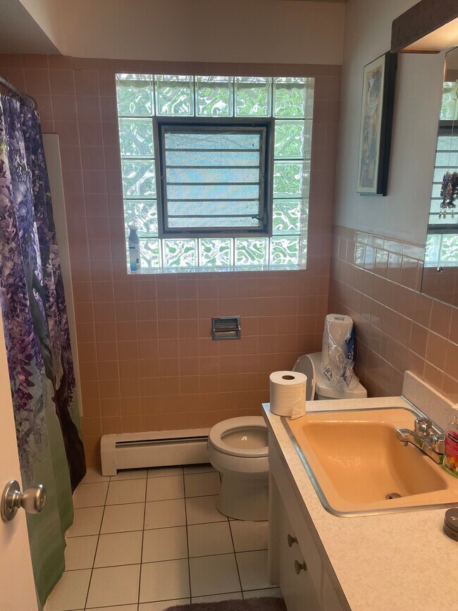 Photo - 250 Wayne Ct