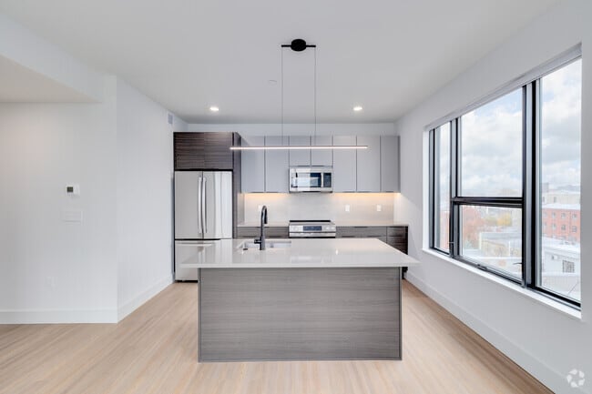 2BR, 1BA - 889SF - Kitchen