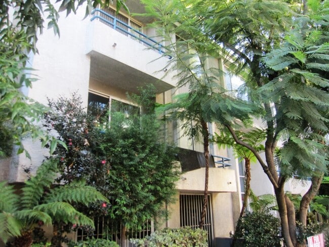 Photo - 10932 Morrison St Apartments Unit 116
